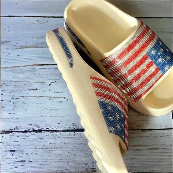 Super cute rhinestone patriotic slides sz 7, 8, 8.5 - Picture 7 of 8